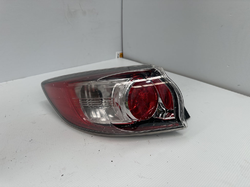 Lh Tail Light photo 2