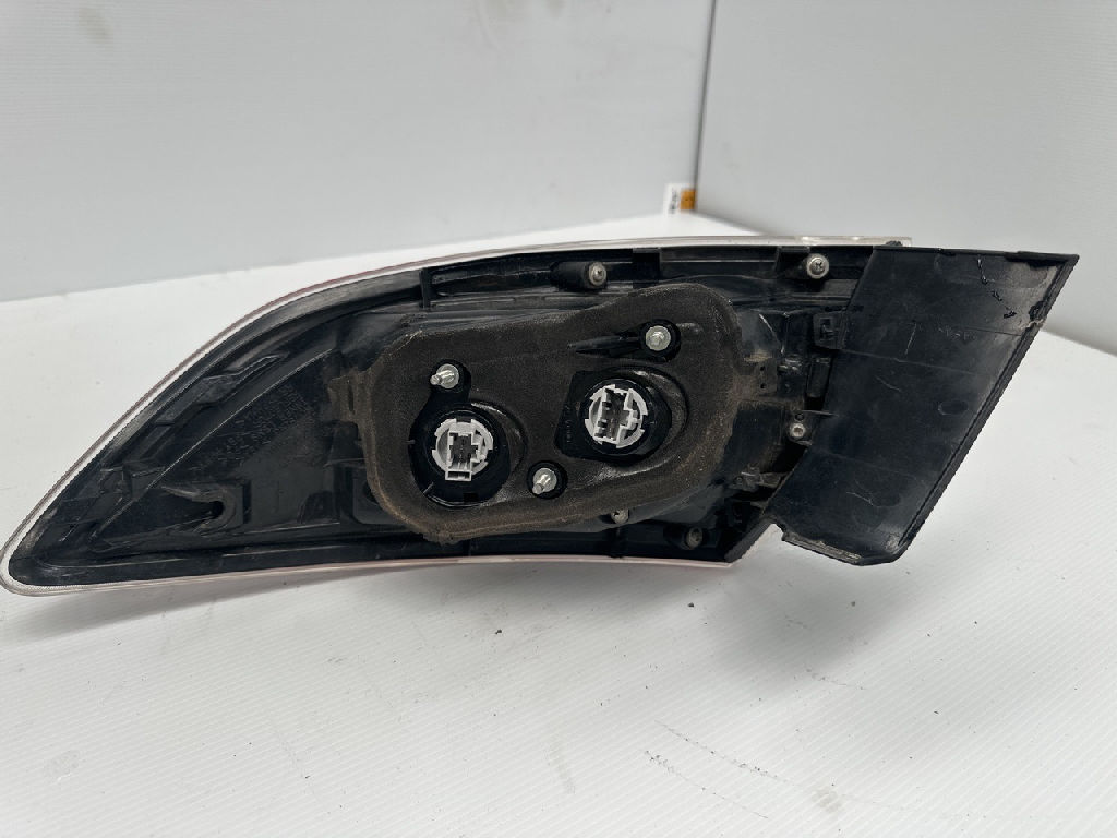 Lh Tail Light photo 3