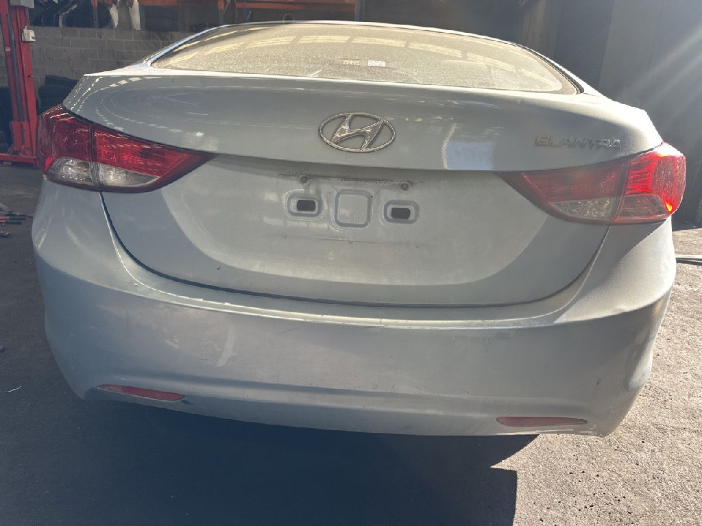 2011 Hyundai Elentra photo 5