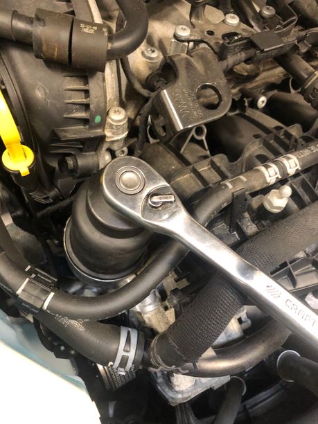 Oil change on a 2017 Audi s3-6c42 #6-