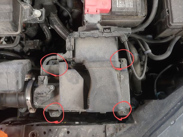 2019 Honda CRV air filter change-453c #2-