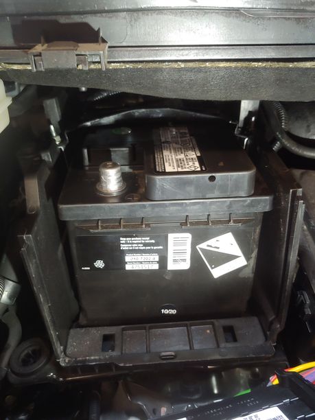 Changing the battery in a 2013 ford escape-d2f2 #10-