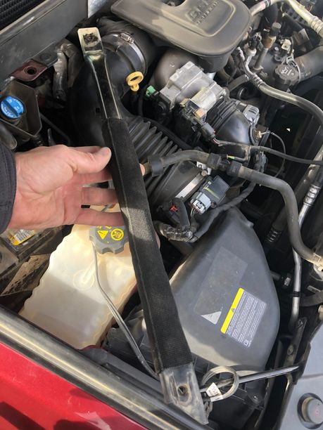 Replacing batteries on 2015  Chevrolet Duramax 3500HD LTZ-efdb #5-