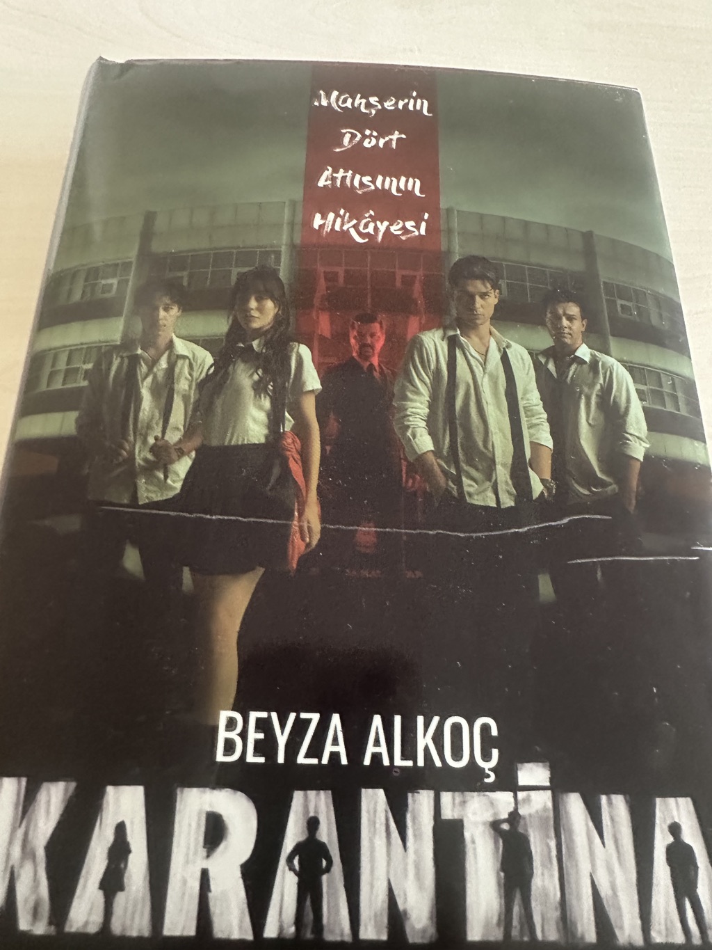 Karantina – Merve Öz kitap kapağı