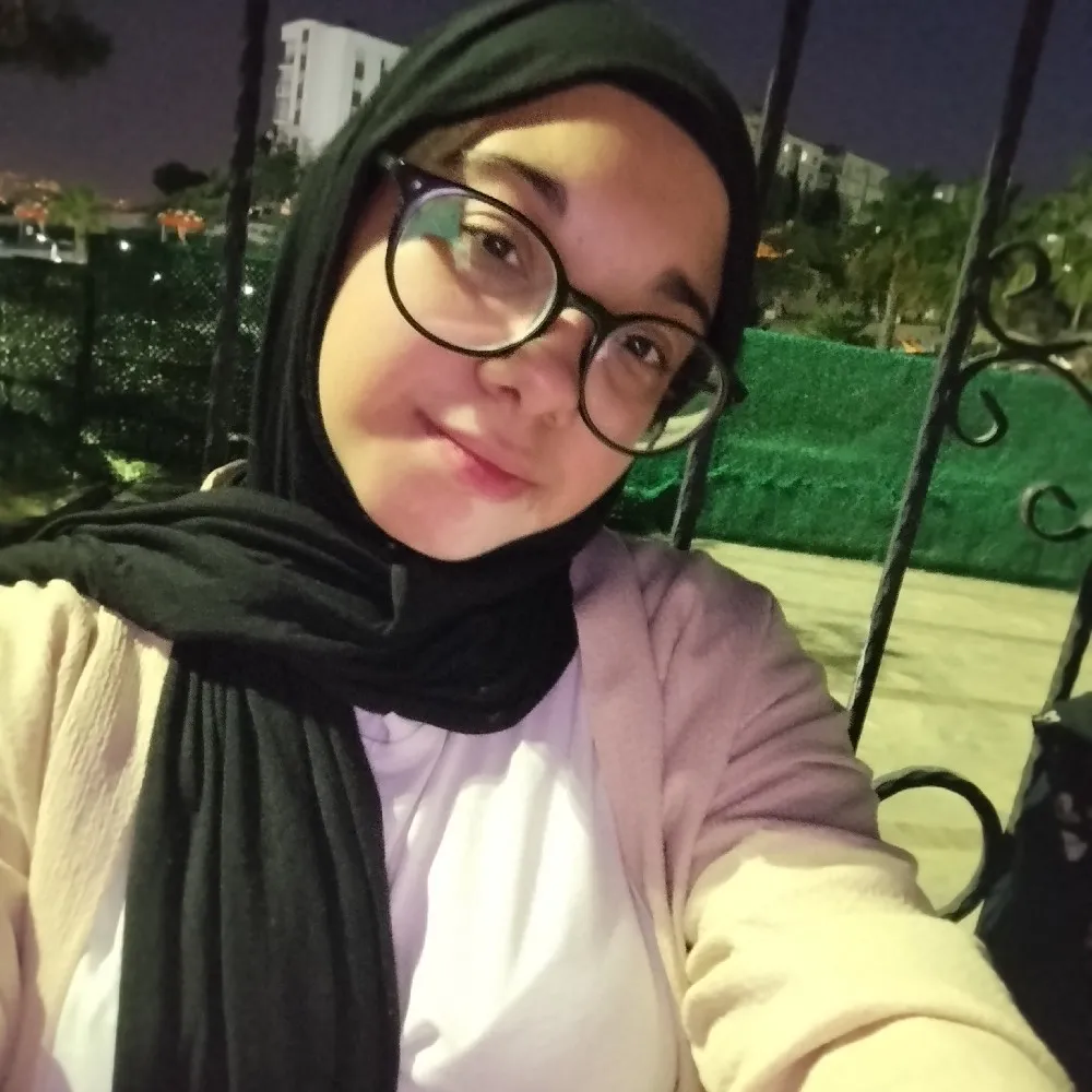 Medine Özçelik profil gorseli