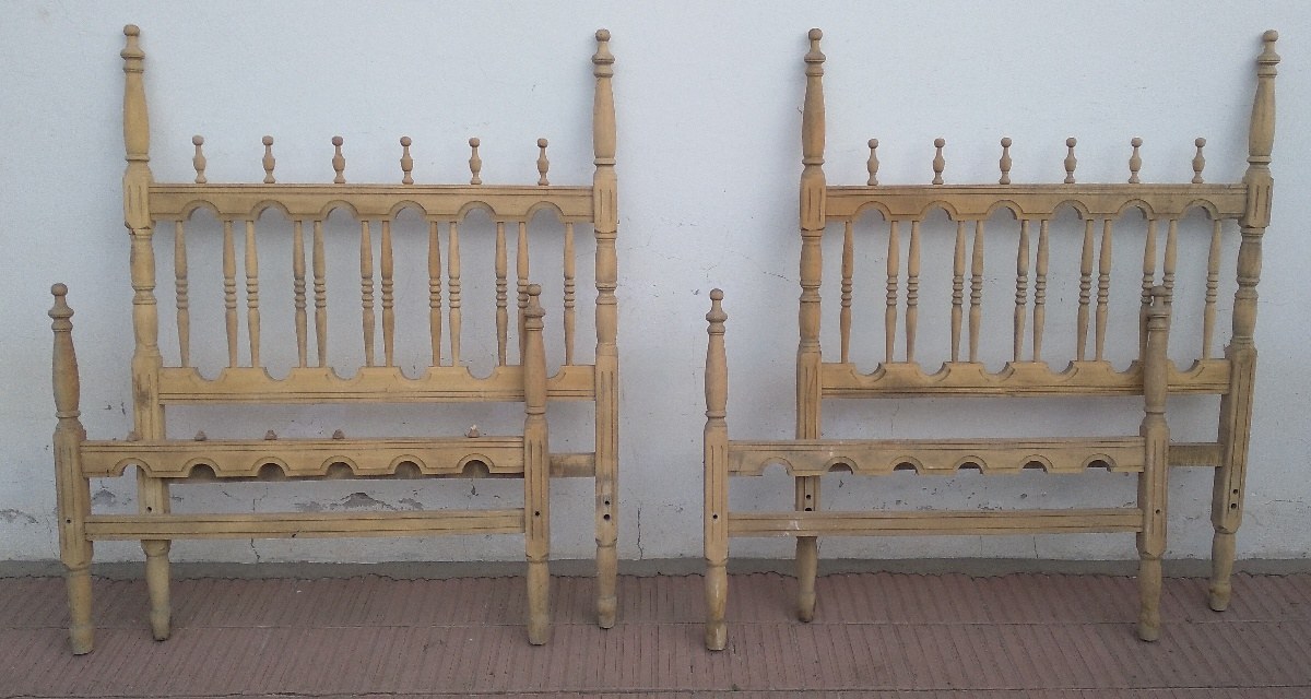 Juego de 2 Camas de una plaza Con 1 mesa de luz