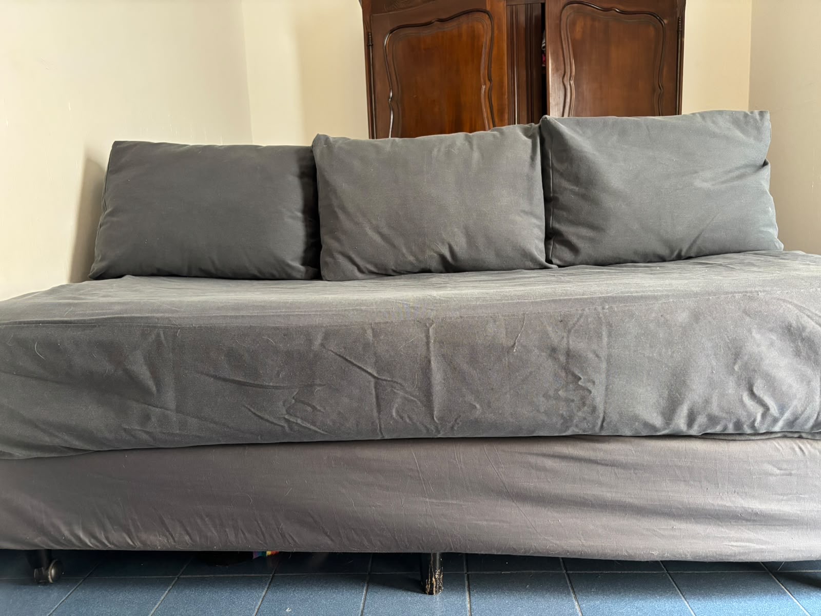 Juego Joy Home Panamá Gris: Funda Colchón + 3 Almohadones Con
