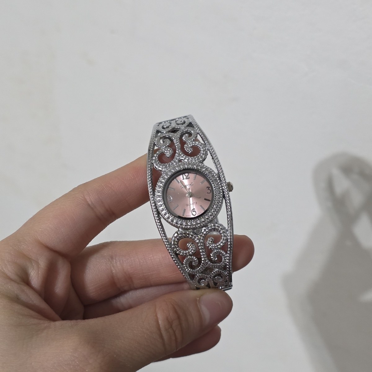 Reloj Pulsera Femenino Osawa Quartz - Diseño Tipo Brazalete