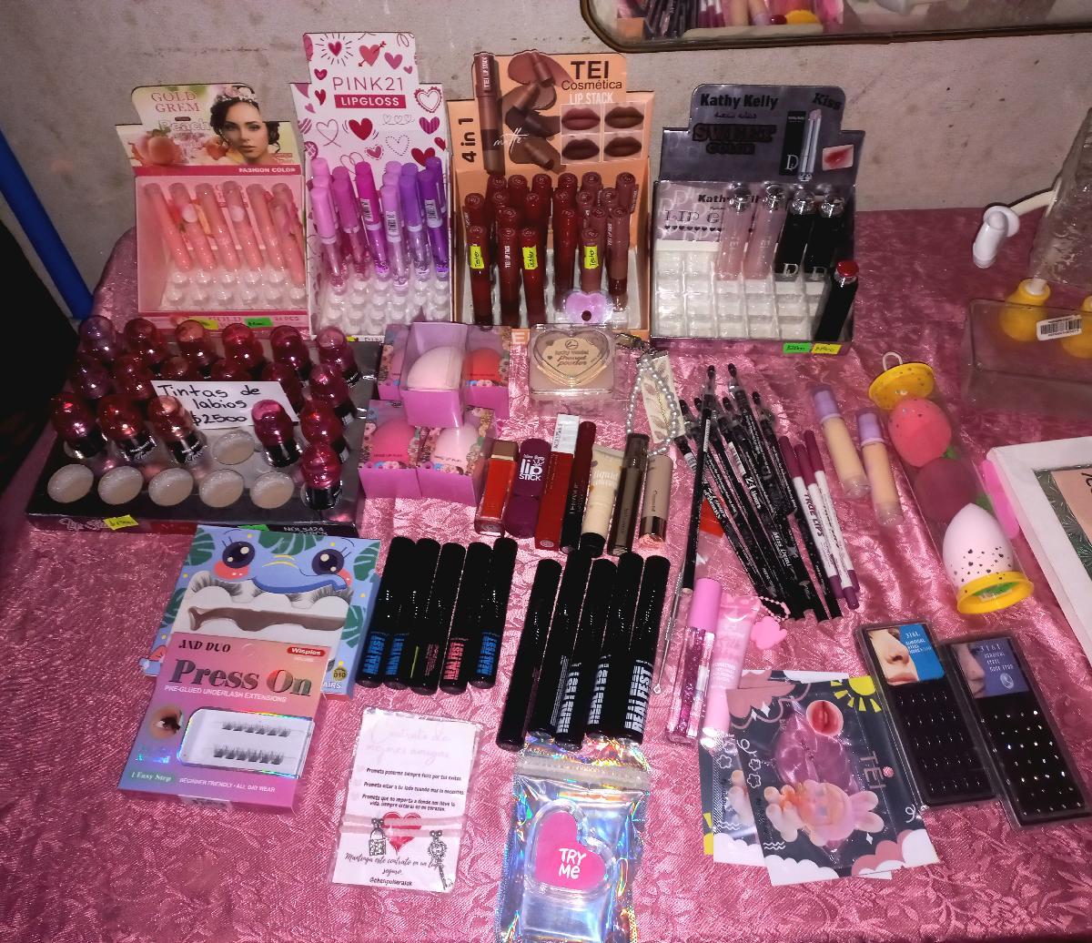 MAQUILLAJE A PRECIO COSTO