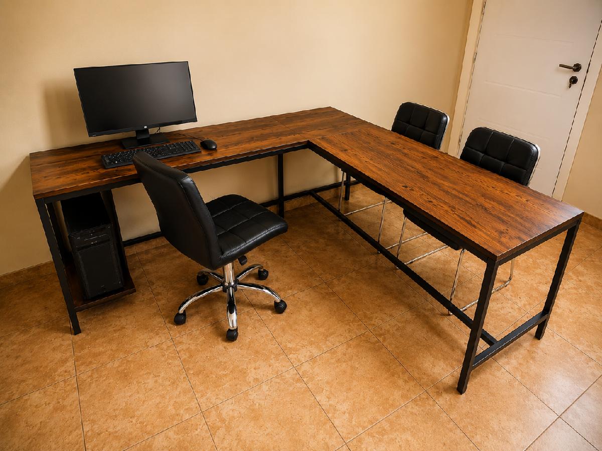 ESCRITORIO SILLÓN Y SILLAS