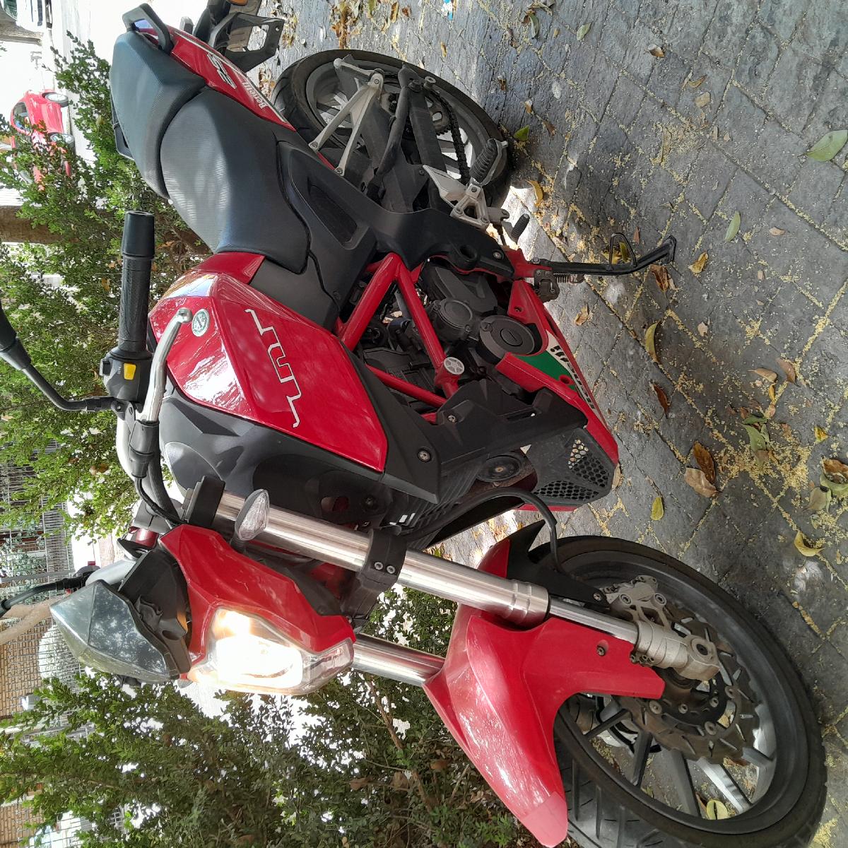 Benelli TNT 250
