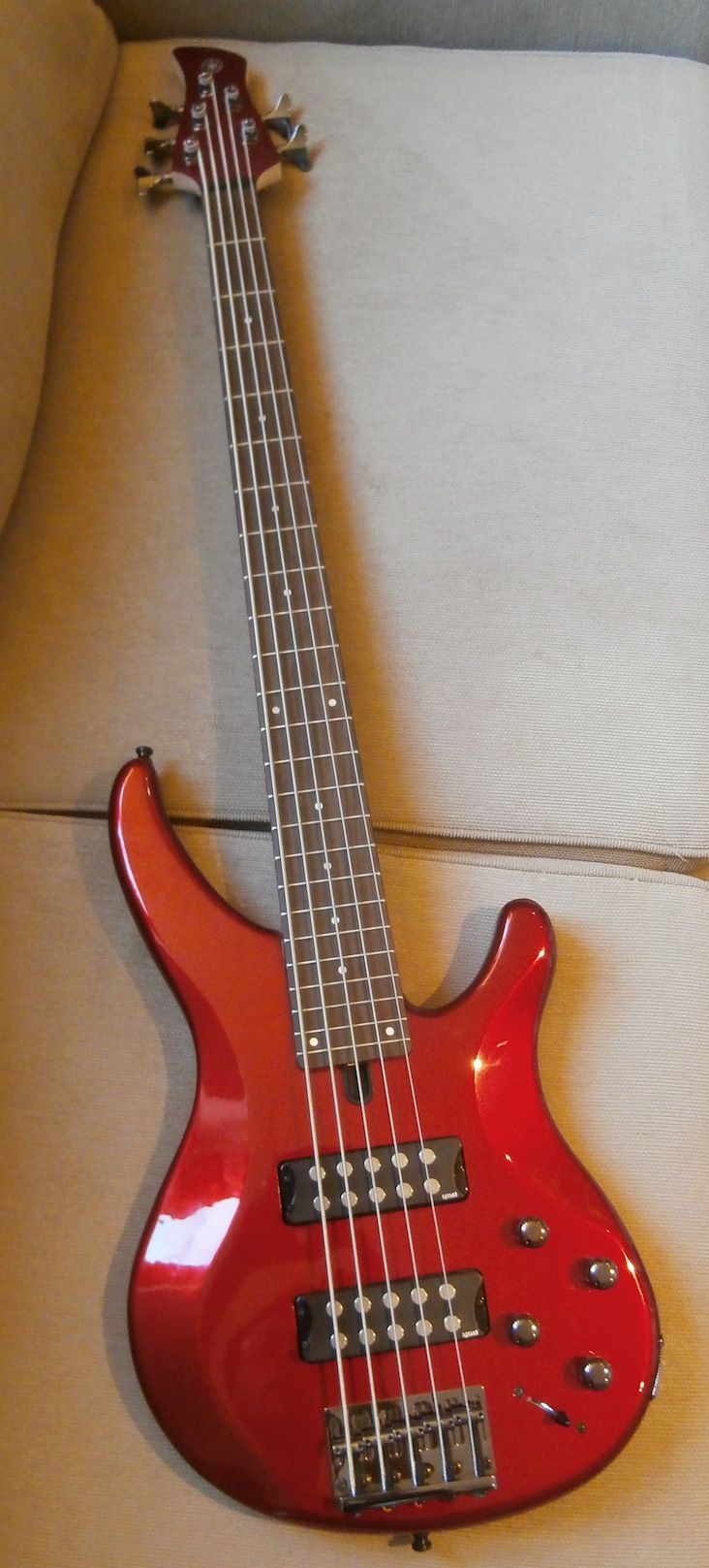 Bajo eléctrico Yamaha
