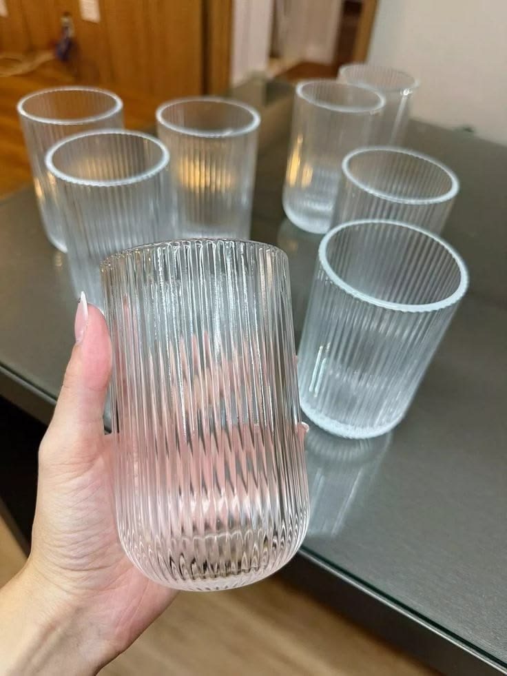 Juego de copas de vidrio