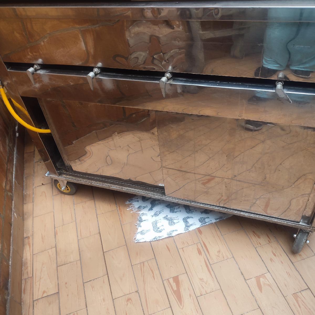 freidor, carpa,silindro y molde para la fabricación de empanadas.motiv