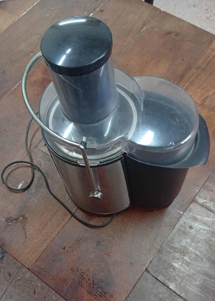Vendo Juguera electrica Ken Brown de acero inoxidable