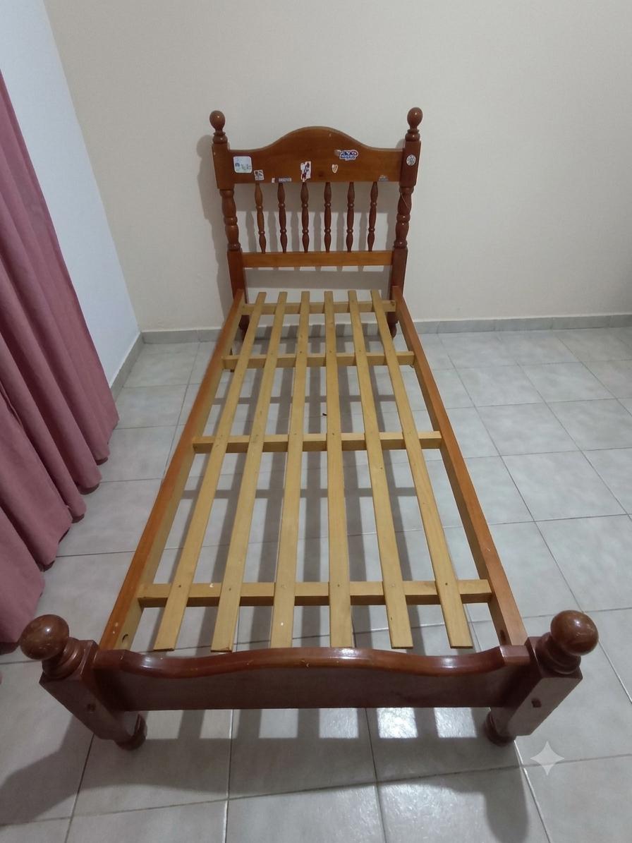 Cama de Cedro