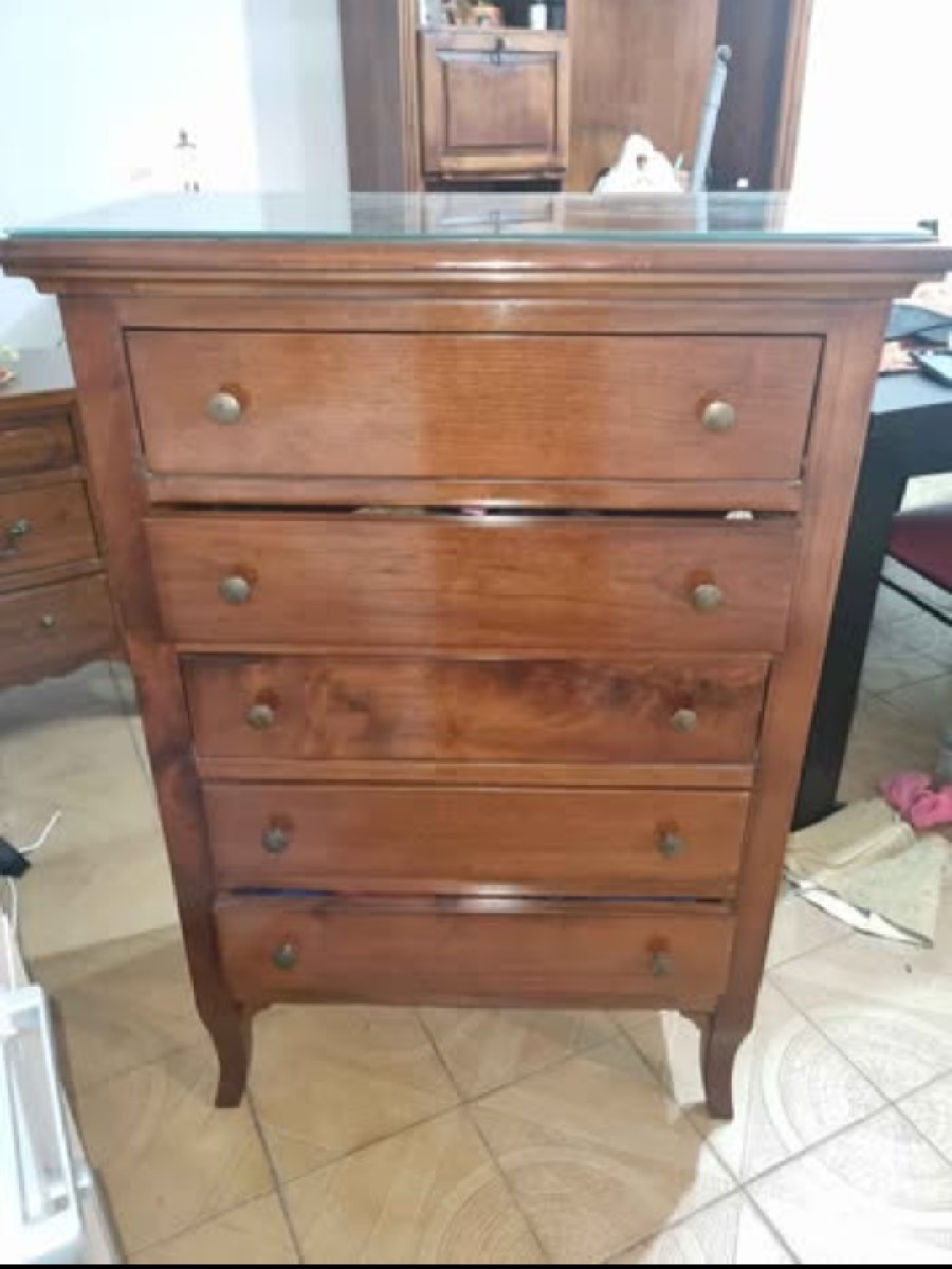 VENDO CAJONERA GRANDE DE MADERA MACIZA CON VIDRIO