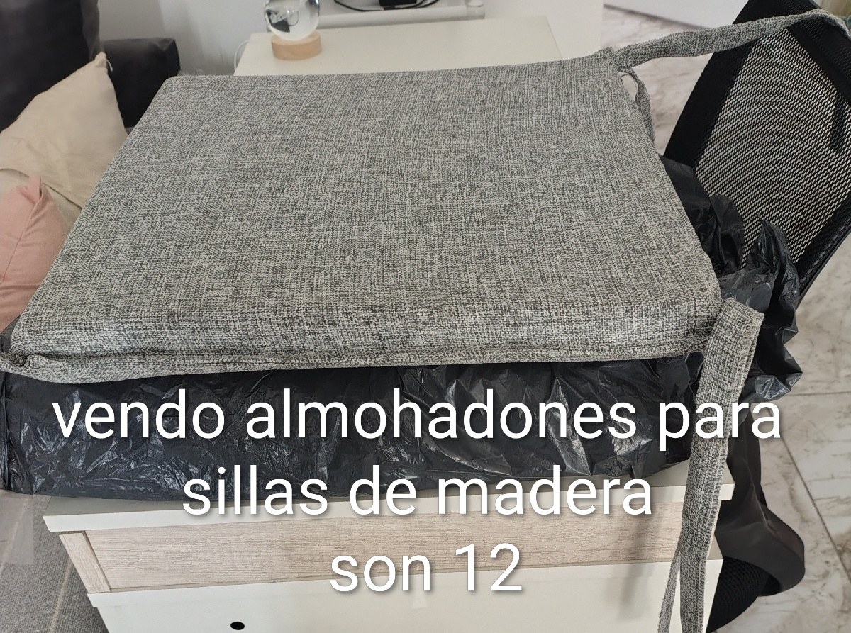vendo 12 almohadones de tela para sillas de madera