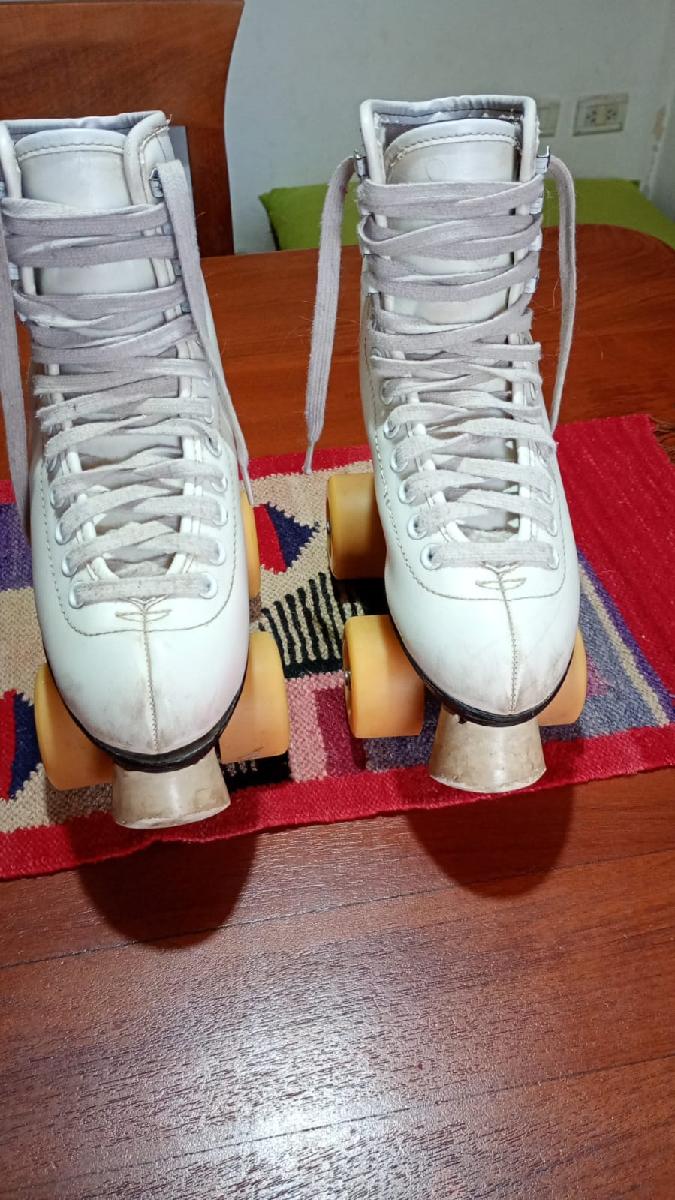 Vendo patines!! con portapatines