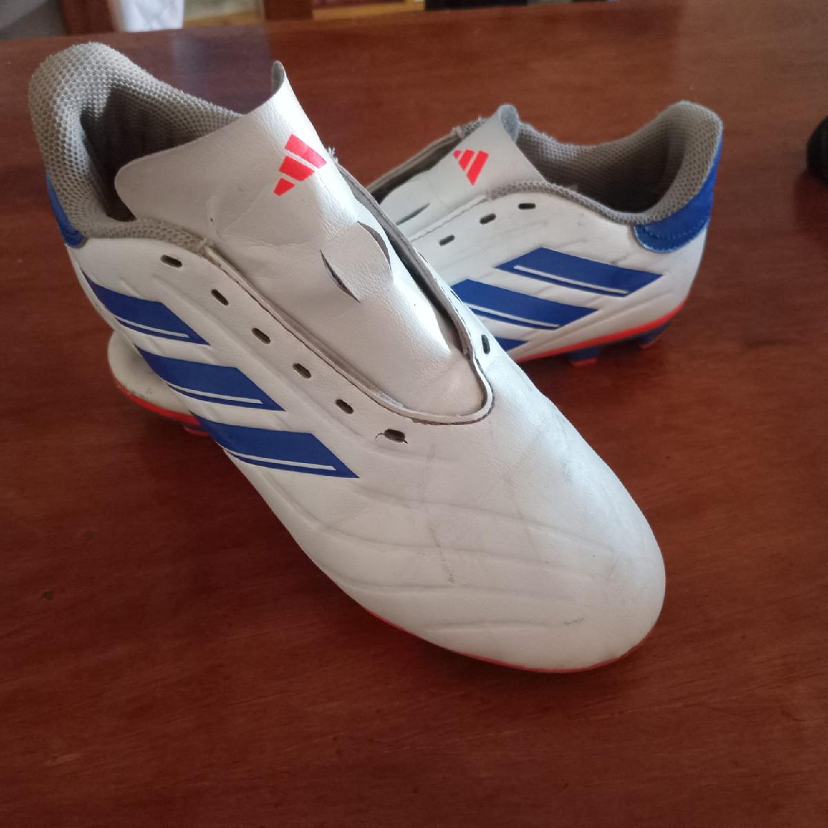 botines Adidas