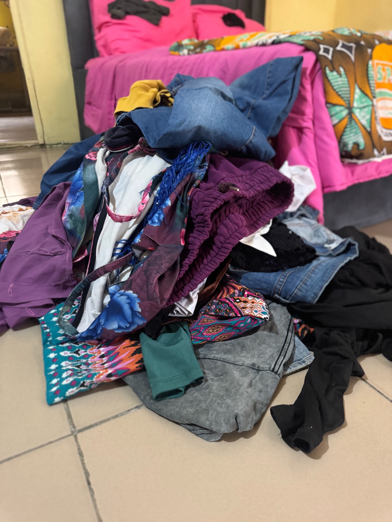 26 pieces clothing bundle