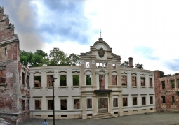 Fasada pałacu