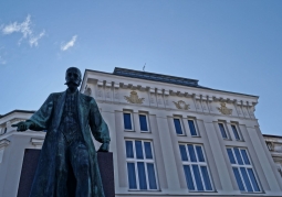 Monument to Ignacy Łukasiewicz