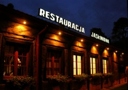 Restauracja Jaskiniowa w JuraParku Solec