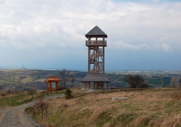 Drewniana wieża widokowa