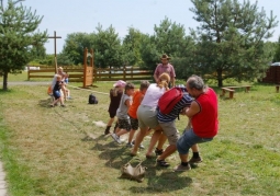 Tug-of-war competition
