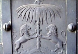 Paulinian coat of arms on the door