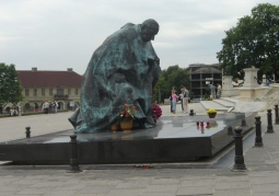 monument to cardinal Stefan Wyszyński