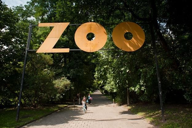 Szyld przy wejściu do Zoo