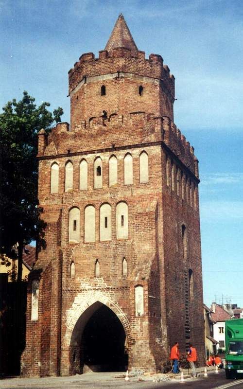 Barnkowska Gate with a tower