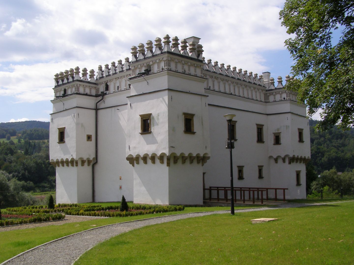 Gładyszów fortified manor house