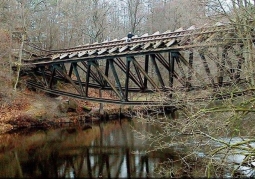Wysadzony most kolejowy na Gwdzie