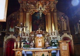 Photo: main altar