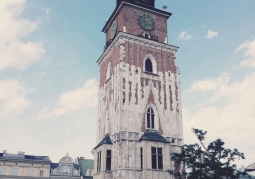 Wieża ratuszowa w krakowskim rynku