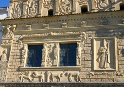 Detail of the tenement house of St. Nicholas