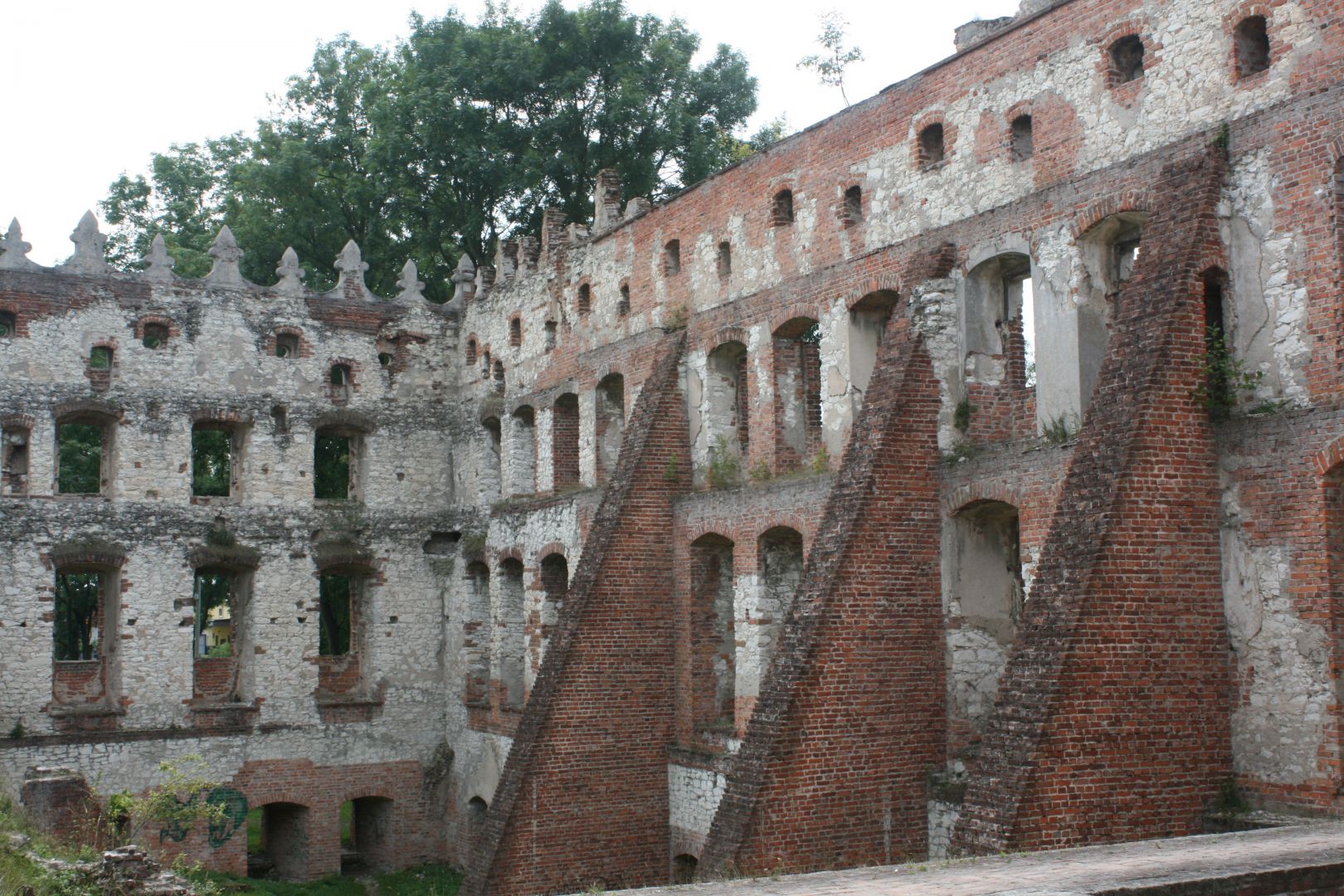 Ruiny zamku szlacheckiego