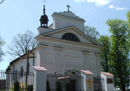 Klasycystyczny budynek kościoła św. Bartłomieja Apostoła