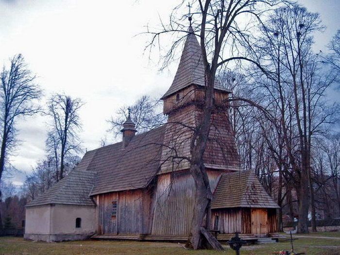 Zabytkowy kościółek w Białce Tatrzańskiej