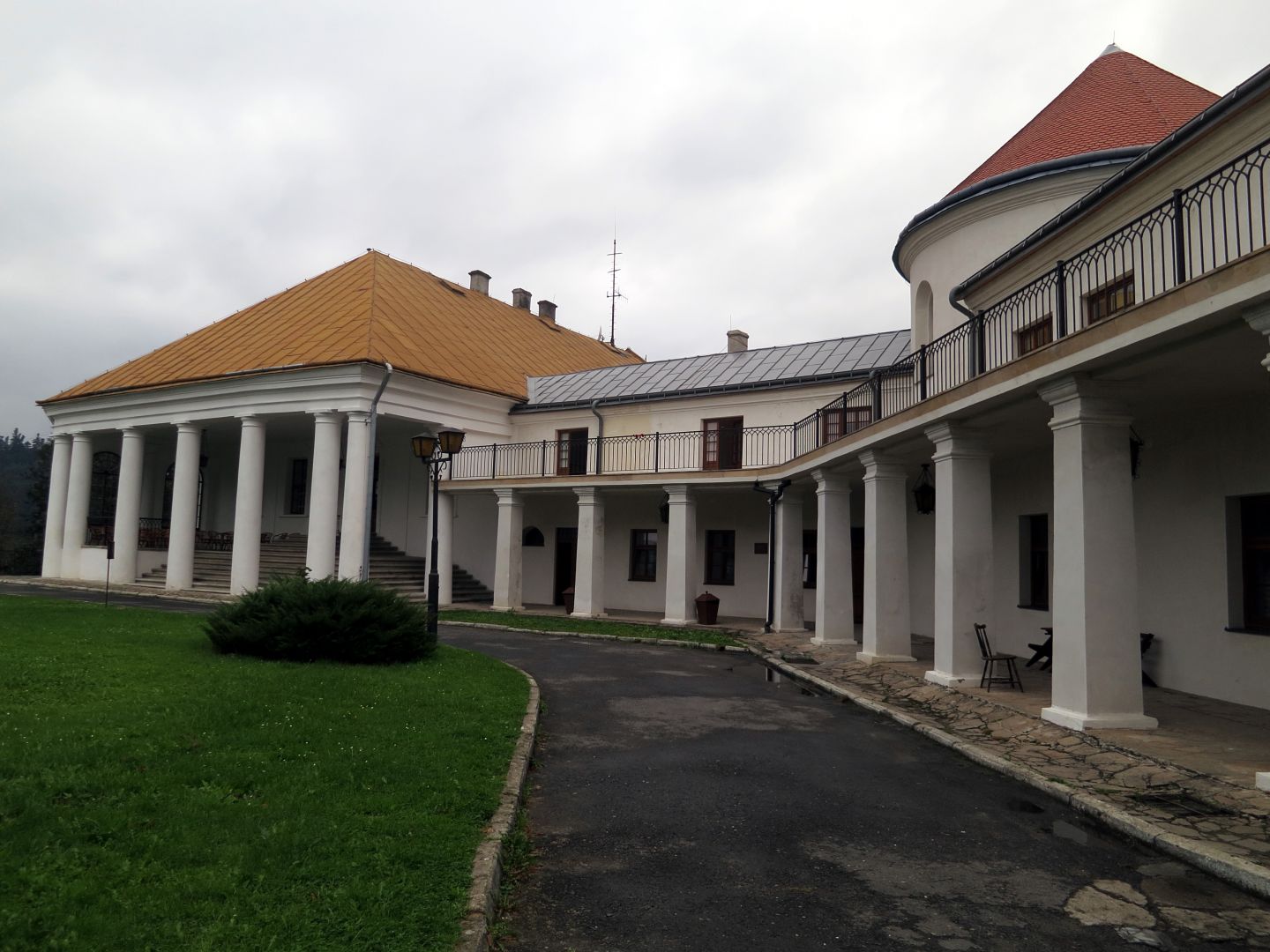 Kmitów Castle