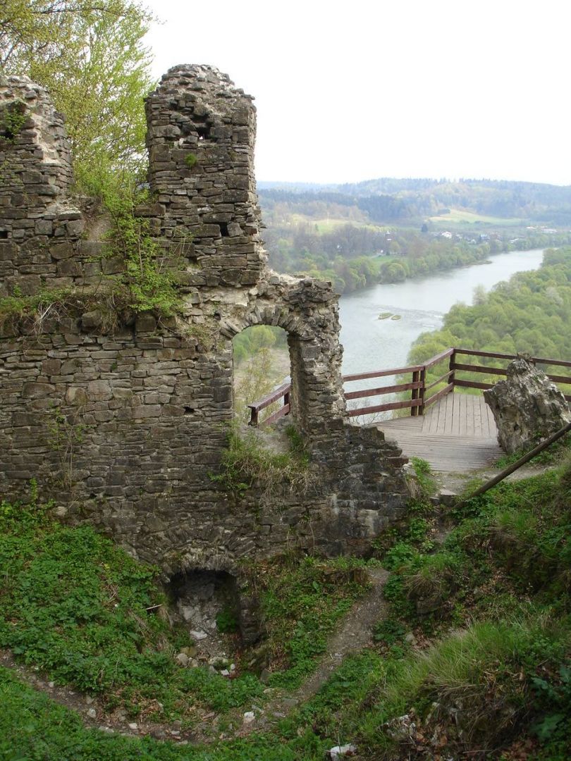 Ruins of Sobień castle