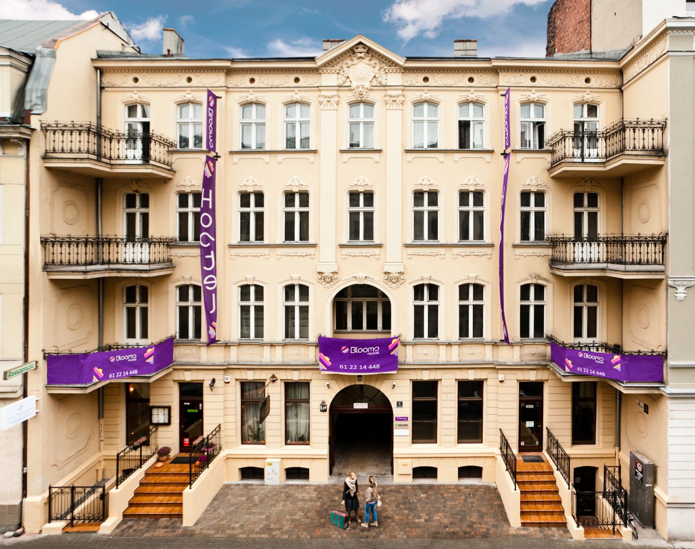 Front Blooms Hostel, Inn & Apartments Poznan