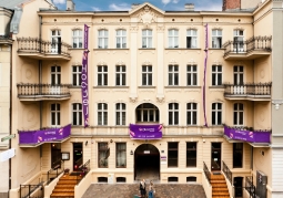 Front Blooms Hostel, Inn & Apartments Poznan
