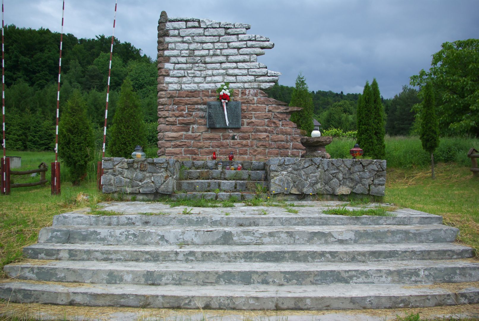 Obelisk w Bykowcach
