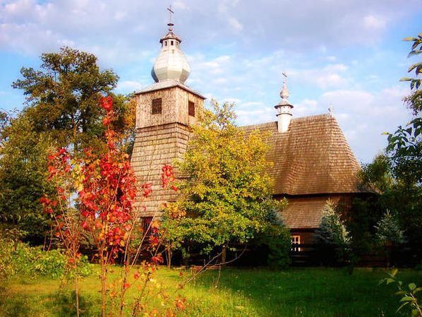 Historic church in Średnie Wieś