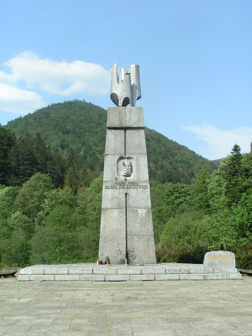 Pomnik generała Świerczewskiego
