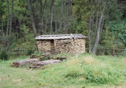 Ruins of the manor and tombs of Stroiński